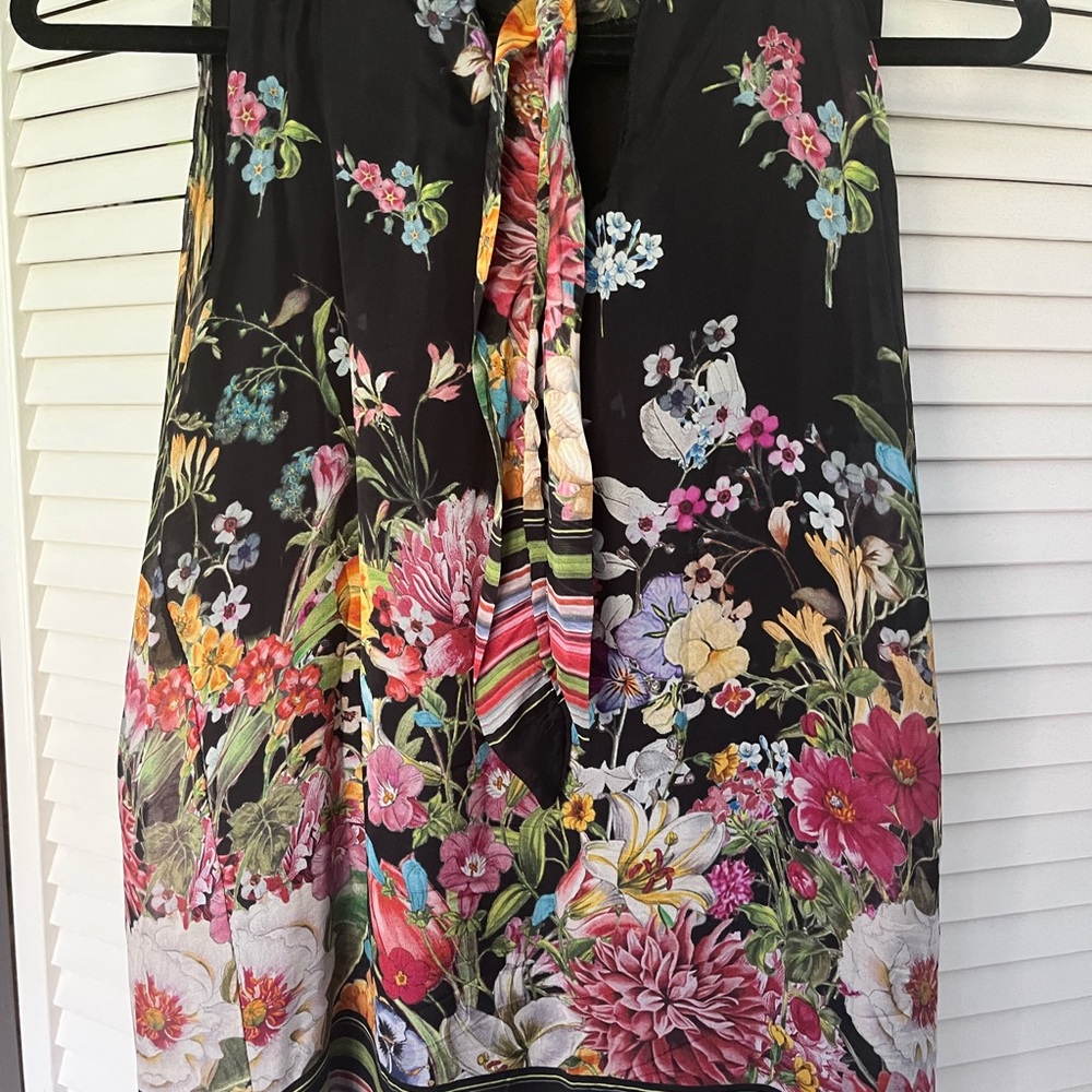 Sleeveless blouse
